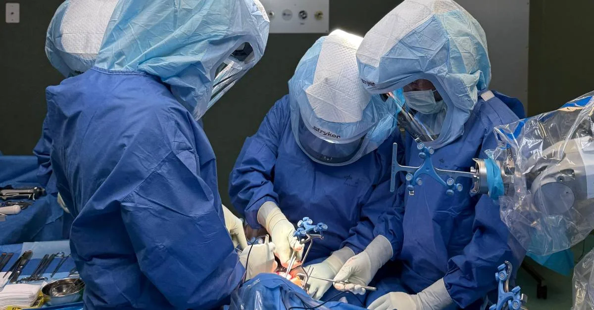 Agli Istituti Clinici Zucchi di Monza una nuova tecnologia robot-assistita per la protesi del ginocchio