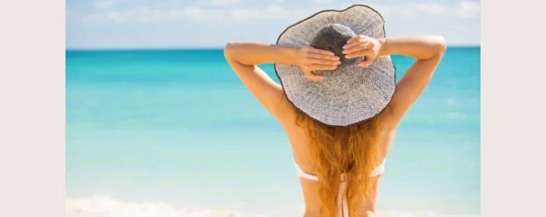 Microbioma cutaneo e mare: cosa succede alla nostra pelle in acqua?
