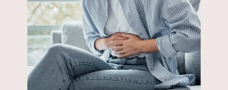 Cosa sono l’ernia iatale e il reflusso gastroesofageo, come si riconoscono e curano
