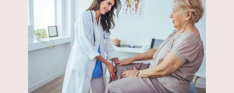 Protesi di ginocchio monocompartimentale e totale: differenze, indicazioni e tempi di recupero