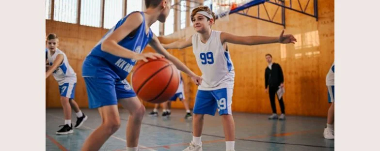Bambini e sport: come scegliere l’attività più adatta con i consigli dell’ortopedico pediatrico