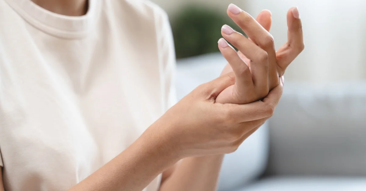 Esercizi per la riabilitazione della mano: quali fare per recuperare mobilità, forza e funzionalità