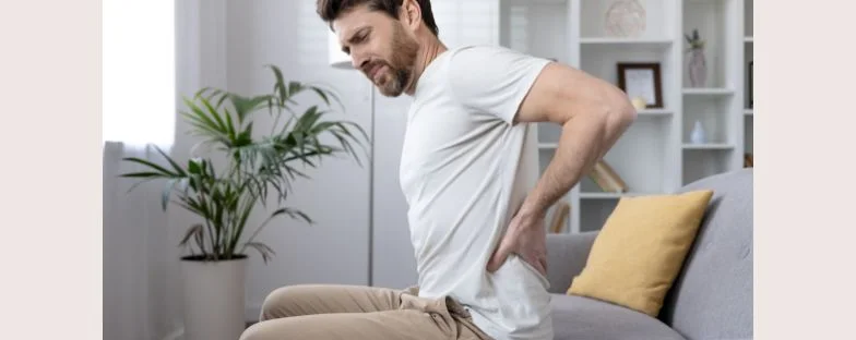 Ernia del disco e mal di schiena: come riconoscerla e quando operare?