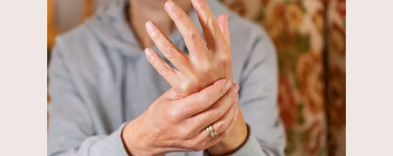 Rizoartrosi: il percorso di cura mininvasivo dell’Ospedale San Raffaele per ridurre il dolore e migliorare la funzionalità del pollice