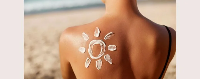 Come proteggersi dal sole con la crema solare e il laser per combattere i danni dei raggi ultravioletti